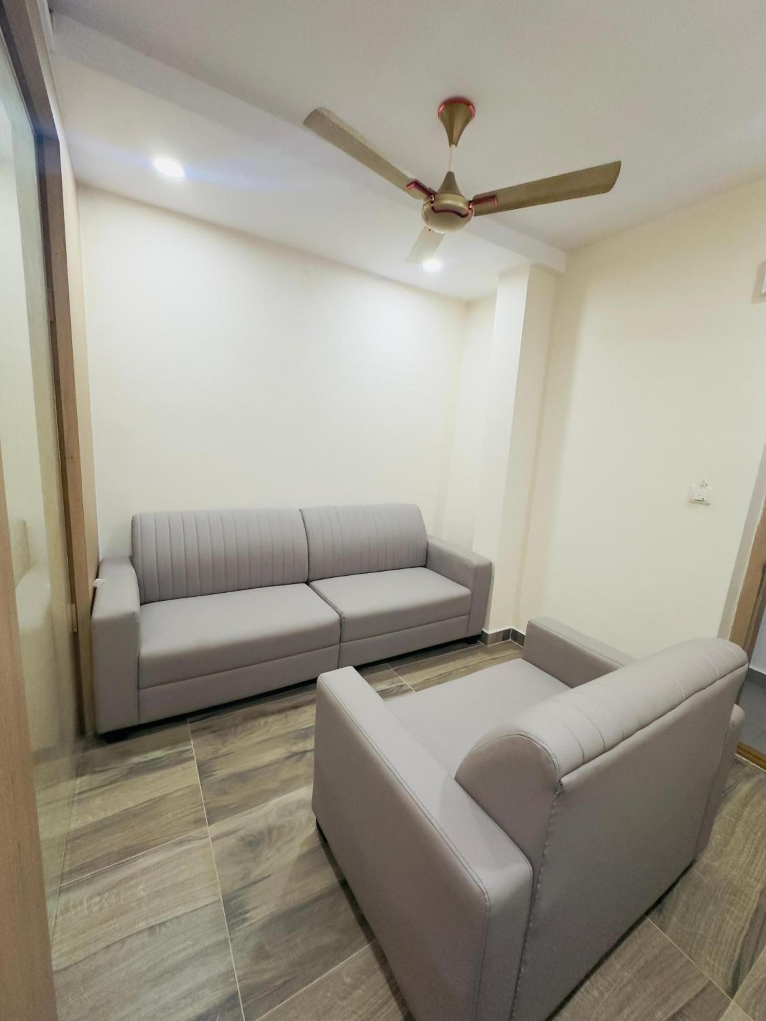 Hotel Raga Karimnagar Экстерьер фото